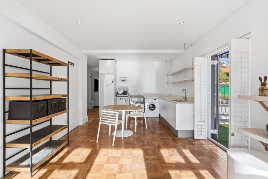 To Let 2 Bedroom Property for Rent in Sea Point Western Cape